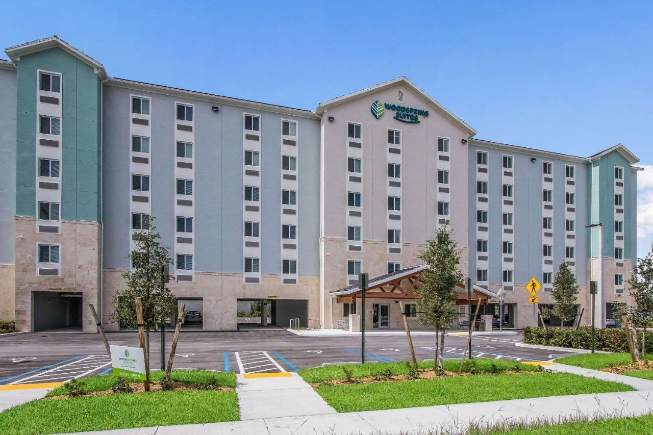 Woodspring Suites Doral Miami Airport Exterior photo