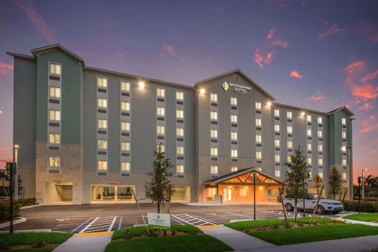 Woodspring Suites Doral Miami Airport Exterior photo