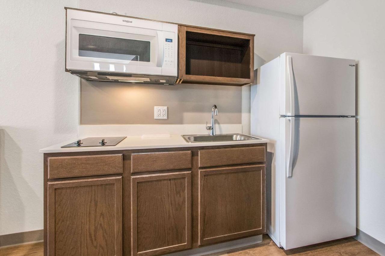 Woodspring Suites Doral Miami Airport Exterior photo
