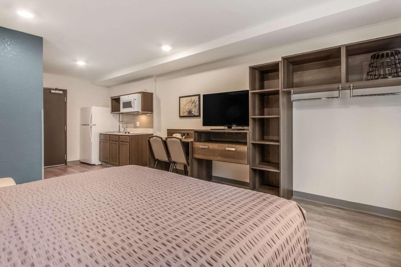 Woodspring Suites Doral Miami Airport Exterior photo
